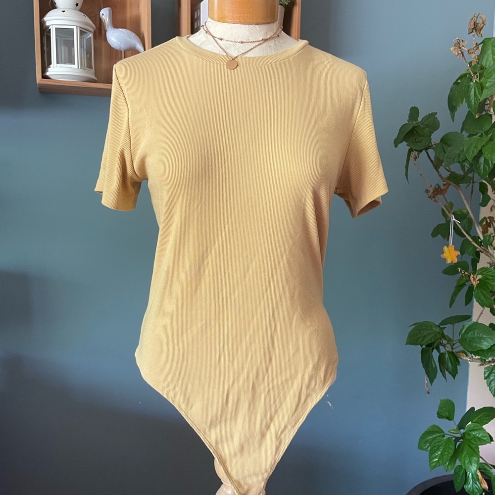 🍄2/$10 AEO bodysuit